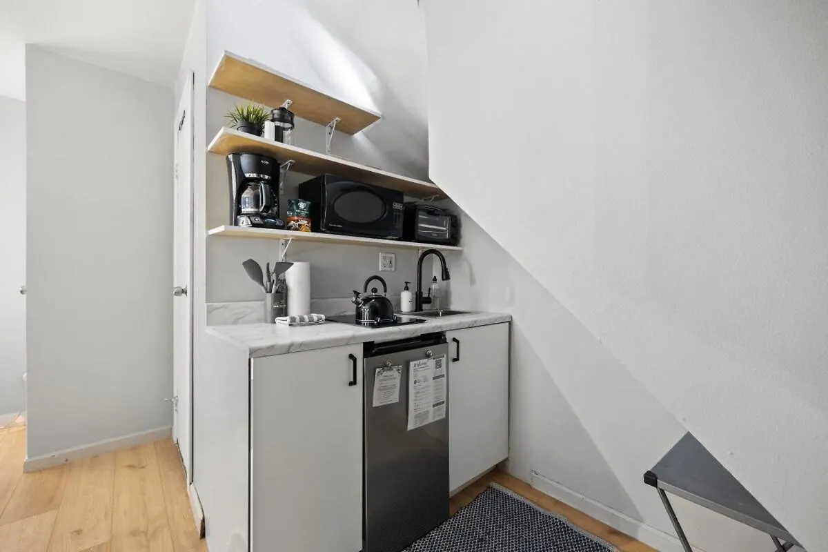 Studio Haven In Times Square & Nearby Restaurants New York 0*,