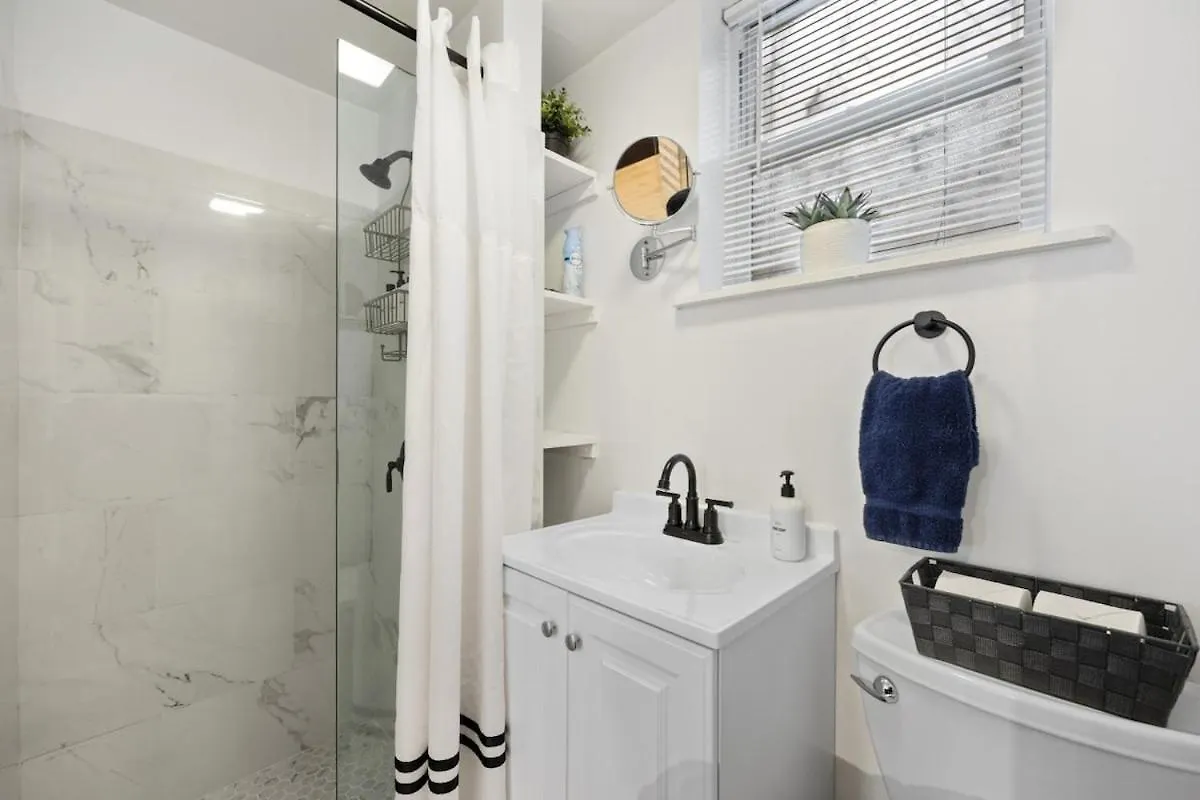 Studio Haven In Times Square & Nearby Restaurants New York